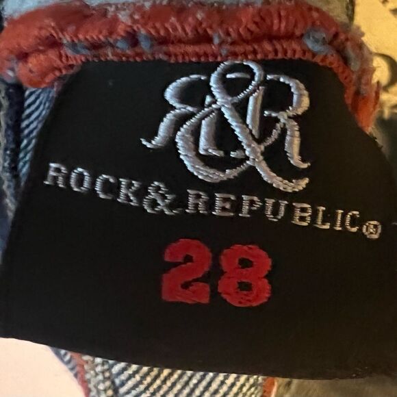 Rock & Republic Flared Jeans Size 28 Medium Wash Embroidered Logo Low Rise - Picture 8 of 8
